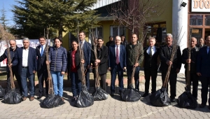 Vali Tutulmaz Fidan Dağıtım Töreni’ne Katıldı