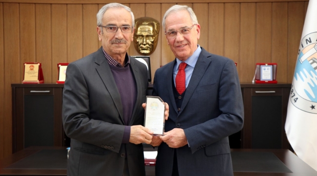 Başkan Acar’dan Meclis Üyelerine Teşekkür Plaketi