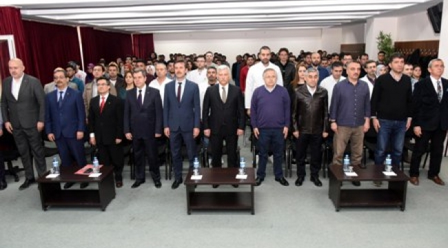 Veteriner Fakültesinde İstiklal Marşı Ve 18 Mart Şehitleri Anma Günü Düzenlendi