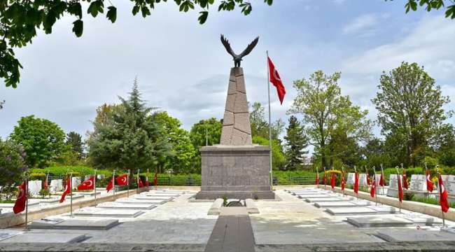 Afyonkarahisar'daki Hava şehitliği yenilendi