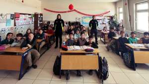 Afyon Erenler'deki ilkokul öğrencilerine trafik eğitimi verildi
