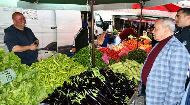 Başkan Şahin’den, Pazar Esnafına Ziyaret