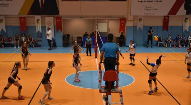 İşitme Engelliler Voleybol Şampiyonası başladı