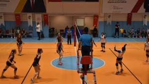 İşitme Engelliler Voleybol Şampiyonası başladı