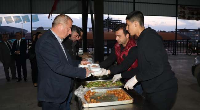 İYİ Partili adaylar iftar yemeğinde bir araya geldi