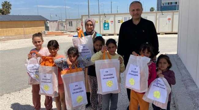 Minikler Tarafından Hazırlanan Oyuncak ve Harçlıklar, Hatay’daki Çocuklara Hediye Edildi.