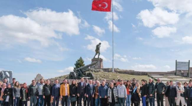 Mustafa Enis Arabacı, seçim çalışmalarına Kocatepe'den start verdi