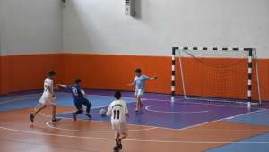 Okul Sporları Futsal küçük erkek müsabakaları başladı