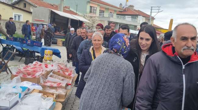 Sebahat Demircigediği Afyonkarahisar’ı karış karış dolaşmaya devam ediyor.