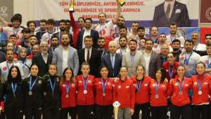 Türkiye İşitme Engelliler Voleybol turnuvası Afyonkarahisar'da sona erdi