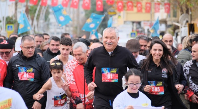  Adana 15. Uluslararası Kurtuluş Yarı Maratonu ve Halk Koşusu Coşkuyla Gerçekleşti