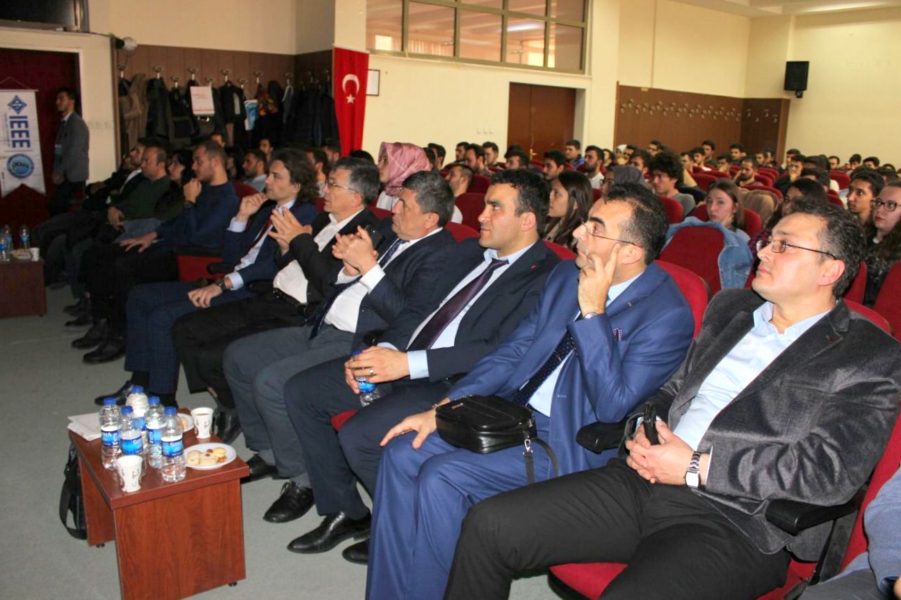 AKÜ IEEE Kocatepe Kulübü ‘Üretimden Dağıtıma Enerji’ Konferansı Düzenledi.