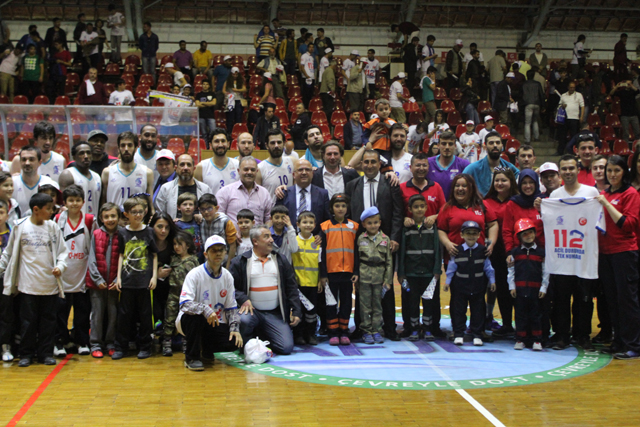 Belediye seyirci ile kazandı: 85-79