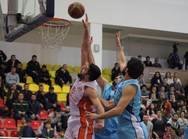  Belediyespor Basketbol’da Melikşah Üniversitesi yendi 82-86