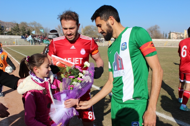  Çiçeklerle karşıladık,Gollerle uğurladık 3-1