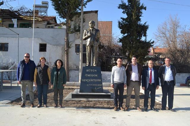 Dazkırı’ya Atatürk Anıt Heykeli