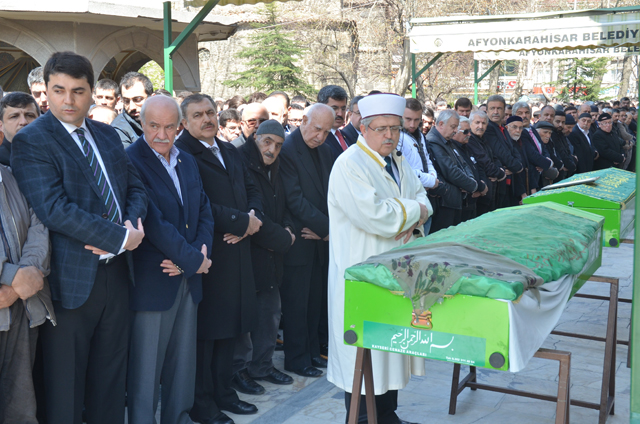 DP Lideri Uysal, Afyonkarahisar’da cenaze namazına katıldı